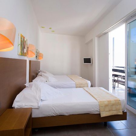 Es Mitjorn Hotel Sant Antoni de Portmany Zewnętrze zdjęcie