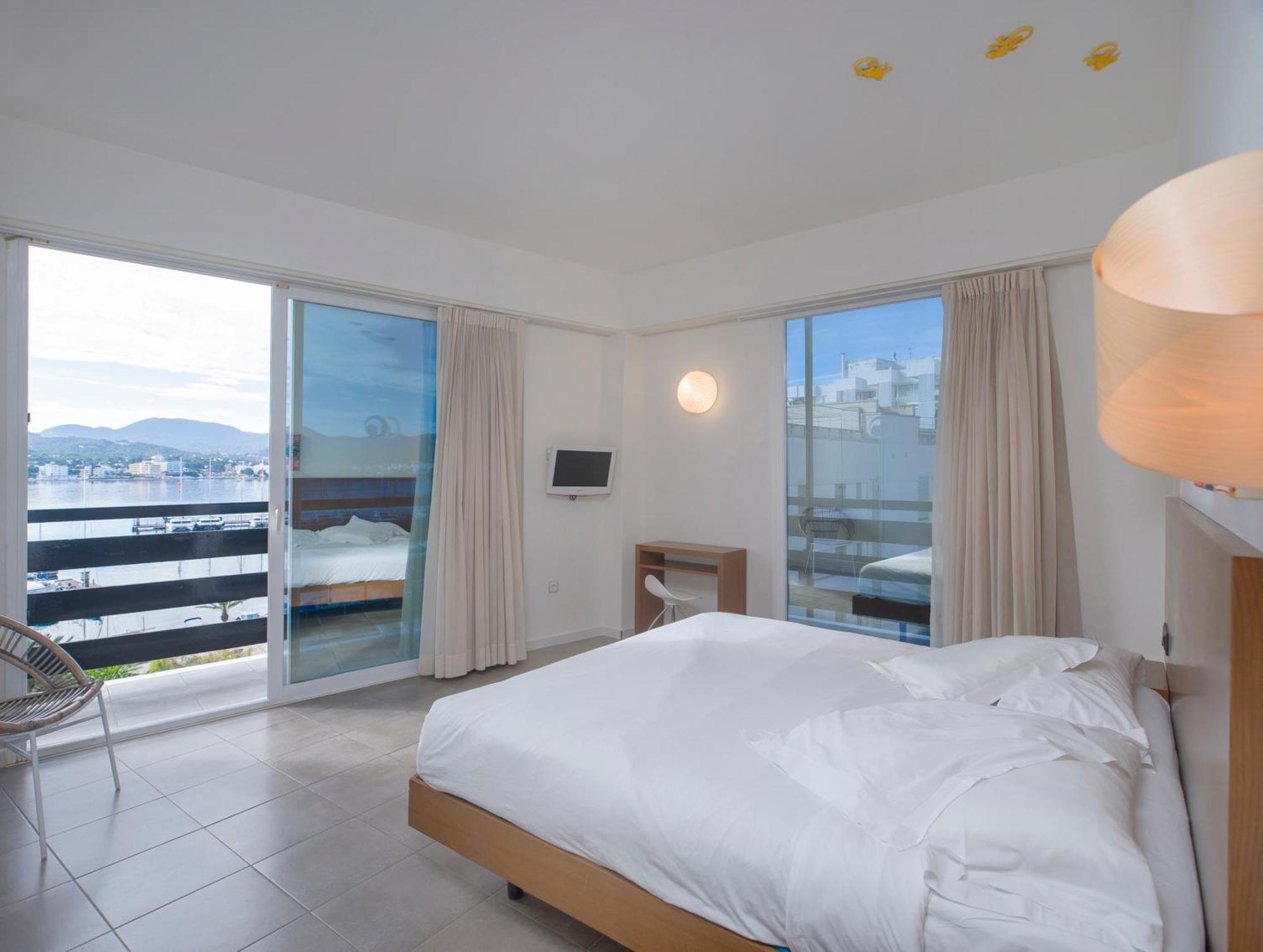 Es Mitjorn Hotel Sant Antoni de Portmany Zewnętrze zdjęcie